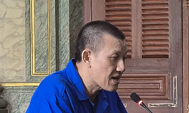 Bị cáo Phan Văn Hoa tại phiên tòa.