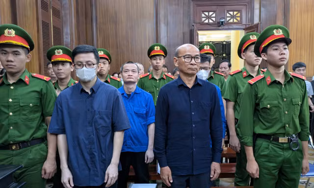 Các bị cáo tại phiên tòa.