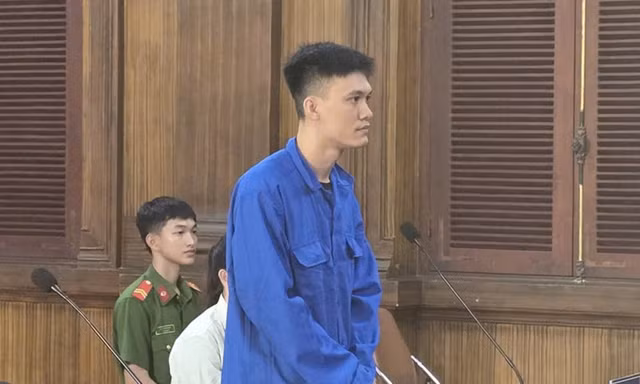 Bị cáo Nguyễn Minh Thoại tại phiên tòa.