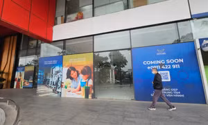 Cảnh cuối năm trung tâm thương mại Hà Nội nhiều nơi 'cửa đóng then cài'