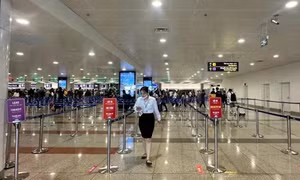 Từ nay khách Việt có làn xuất nhập cảnh riêng tại sân bay Nội Bài