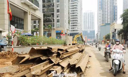 Đường Nguyễn Tuân thành ‘công trường bất tận’ giữa Thủ đô