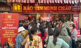 Giá vàng vượt mọi dự báo, khuyến nghị người dân thận trọng