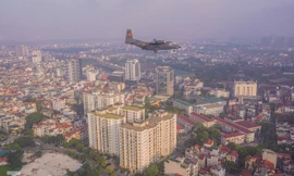 Biên đội Casa thao luyện đẹp mắt trên bầu trời Thủ đô