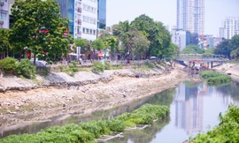 Hiện trạng hai bên bờ sông Tô Lịch trước 'lệnh' hoàn thành chỉnh trang ngày 30/8