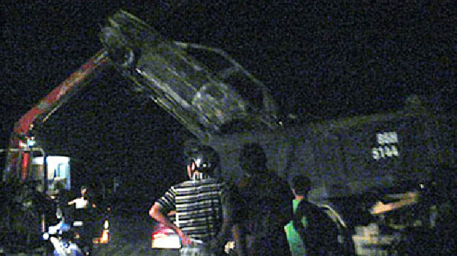 Nissan bọn cướp đốt phi tang