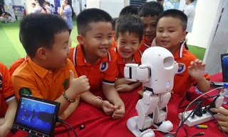 Robot AI phục vụ hành chính công giành giải nhất cuộc thi 'Công nghệ từ trái tim'