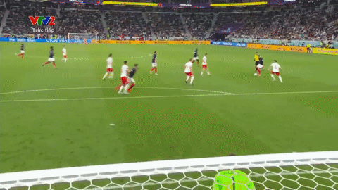 World Cup 2022: Mbappe rực sáng, tuyển Pháp đánh bại Ba Lan 3-1 để vào tứ kết ảnh 24