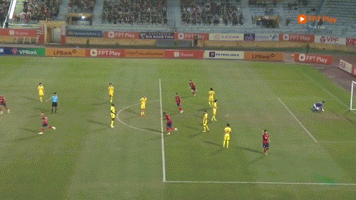 Hòa nhau 4-4, CAHN và Quảng Nam tạo nên màn rượt đuổi ngoạn mục từng phút giây ảnh 13