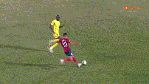 Hòa nhau 4-4, CAHN và Quảng Nam tạo nên màn rượt đuổi ngoạn mục từng phút giây ảnh 15