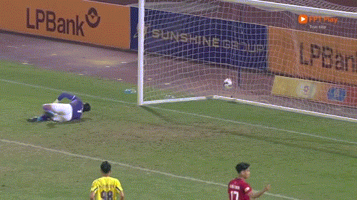 Hòa nhau 4-4, CAHN và Quảng Nam tạo nên màn rượt đuổi ngoạn mục từng phút giây ảnh 12