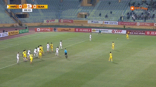 Văn Quyết lập cú đúp, CLB Hà Nội áp sát tốp 3 ảnh 9 Văn Quyết lập cú đúp, CLB Hà Nội áp sát tốp 3 ảnh 9