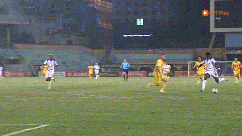 Văn Quyết lập cú đúp, CLB Hà Nội áp sát tốp 3 ảnh 23 Văn Quyết lập cú đúp, CLB Hà Nội áp sát tốp 3 ảnh 23