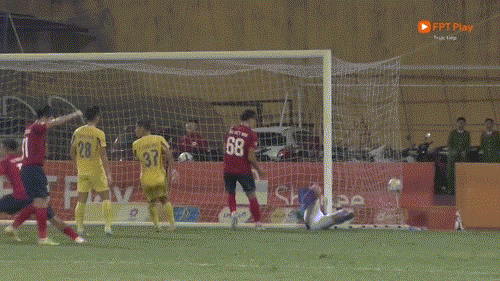 Hòa nhau 4-4, CAHN và Quảng Nam tạo nên màn rượt đuổi ngoạn mục từng phút giây ảnh 25