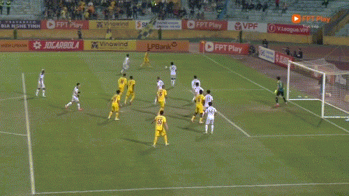 Văn Quyết lập cú đúp, CLB Hà Nội áp sát tốp 3 ảnh 24 Văn Quyết lập cú đúp, CLB Hà Nội áp sát tốp 3 ảnh 24