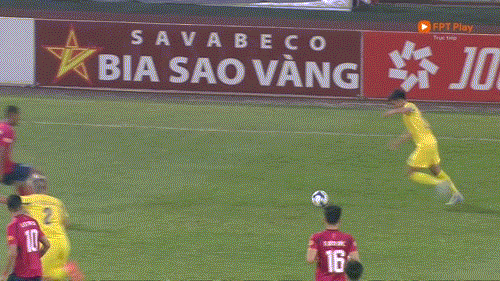 Hòa nhau 4-4, CAHN và Quảng Nam tạo nên màn rượt đuổi ngoạn mục từng phút giây ảnh 11