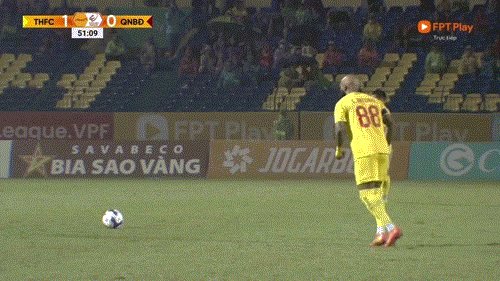 Bình Định thoát hiểm nhờ bàn thắng vàng của Vũ Minh Tuấn ảnh 15