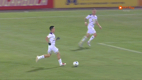 Văn Quyết lập cú đúp, CLB Hà Nội áp sát tốp 3 ảnh 13 Văn Quyết lập cú đúp, CLB Hà Nội áp sát tốp 3 ảnh 13