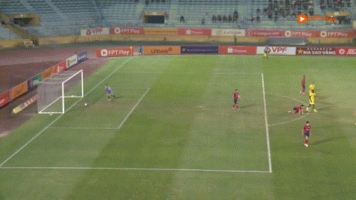 Hòa nhau 4-4, CAHN và Quảng Nam tạo nên màn rượt đuổi ngoạn mục từng phút giây ảnh 16