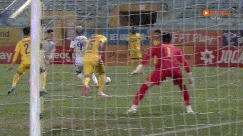 Văn Quyết lập cú đúp, CLB Hà Nội áp sát tốp 3 ảnh 15 Văn Quyết lập cú đúp, CLB Hà Nội áp sát tốp 3 ảnh 15