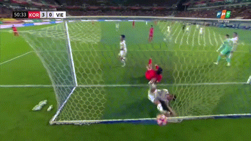 Đội tuyển Hàn Quốc dội mưa bàn thắng vào lưới đội tuyển Việt Nam ảnh 31