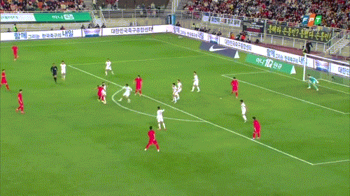 Đội tuyển Hàn Quốc dội mưa bàn thắng vào lưới đội tuyển Việt Nam ảnh 19