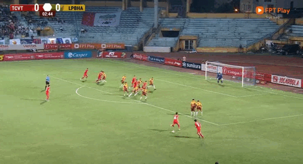 Hạ Thể Công Viettel ngay tại Hàng Đẫy, LPBank HAGL lấy vị trị của đối thủ trên bảng xếp hạng ảnh 3