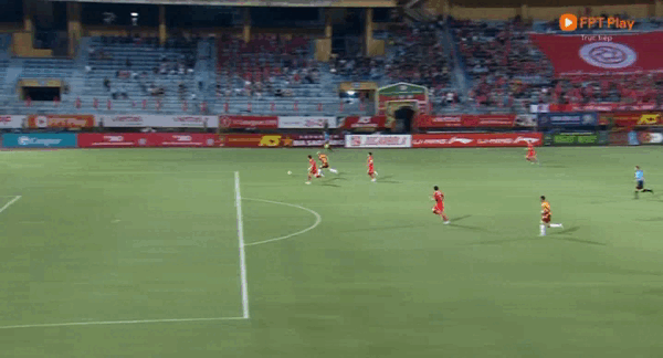 Hạ Thể Công Viettel ngay tại Hàng Đẫy, LPBank HAGL lấy vị trị của đối thủ trên bảng xếp hạng ảnh 4