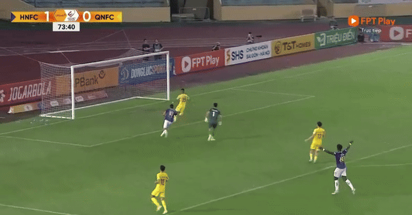 Thắng Quảng Nam, CLB Hà Nội làm nóng cuộc đua vô địch LPBank V-League ảnh 6