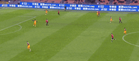 Messias nhân đôi cách biệt vào phút 16 Messias nhân đôi cách biệt vào phút 16