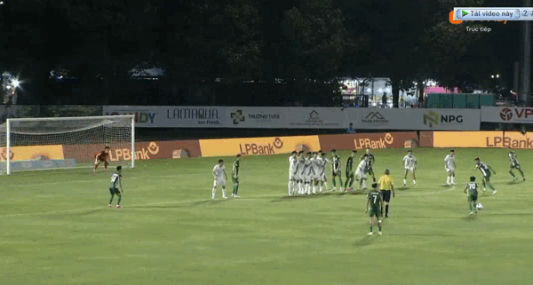 Bàn ấn định chiến thắng của Công Phượng ở phút bù giờ thứ 4