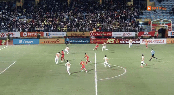  Thắng Thanh Hoá, CAHN trở lại cuộc đua vô địch V-League ảnh 34