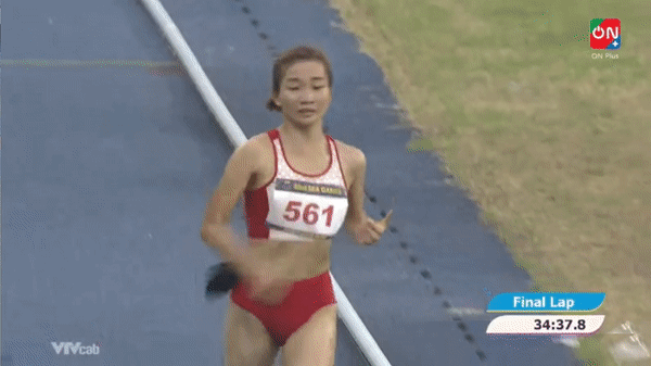 Nguyễn Thị Oanh bứt tốc về đích Nguyễn Thị Oanh bứt tốc về đích