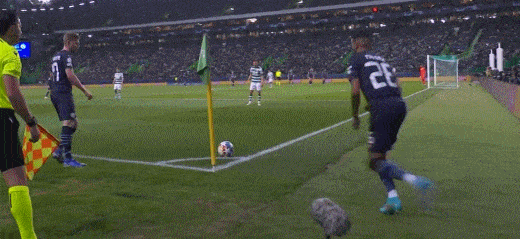 Silva nâng tỷ số lên 2-0