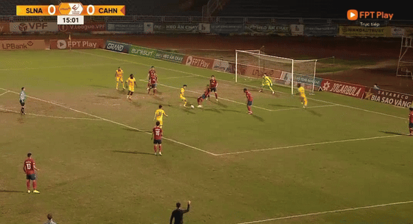Bị SLNA cầm chân, CAHN xa dần giấc mơ vô địch ảnh 4 Bị SLNA cầm chân, CAHN xa dần giấc mơ vô địch ảnh 4