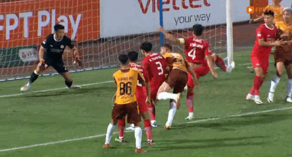 Hạ Thể Công Viettel ngay tại Hàng Đẫy, LPBank HAGL lấy vị trị của đối thủ trên bảng xếp hạng ảnh 5