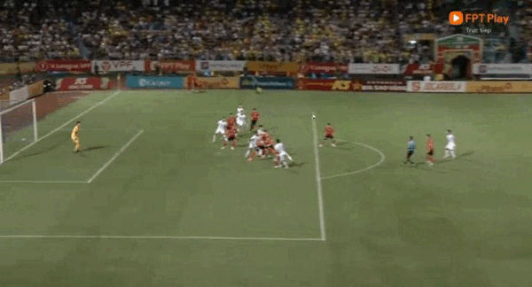 Thắng ngược CAHN, Thép Xanh Nam Định giữ vững ngôi đầu bảng V-League 2023/24 ảnh 3 Thắng ngược CAHN, Thép Xanh Nam Định giữ vững ngôi đầu bảng V-League 2023/24 ảnh 3