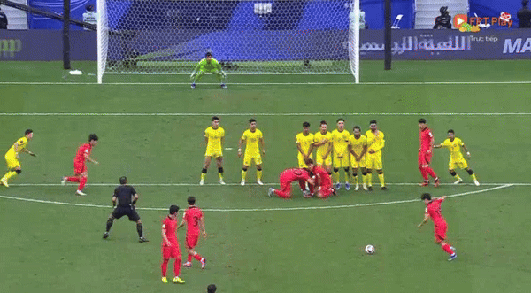 Siêu phẩm gỡ hòa 2-2 của Hàn Quốc