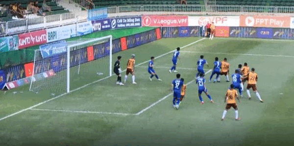 Đánh bại SLNA, LPB HAGL tiến gần cơ hội trụ hạng ảnh 4 Đánh bại SLNA, LPB HAGL tiến gần cơ hội trụ hạng ảnh 4