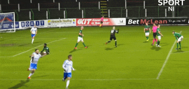 Pha băng lên tẩn đồng đội của McCarey Pha băng lên tẩn đồng đội của McCarey