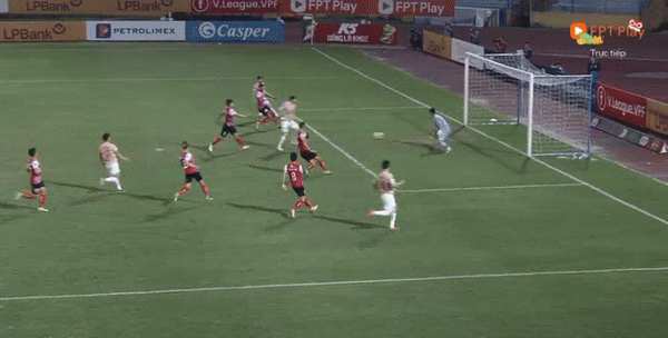 Giúp CAHN đánh bại TP HCM 2-0, HLV Kiatisuk có màn ra mắt thành công ảnh 15 Giúp CAHN đánh bại TP HCM 2-0, HLV Kiatisuk có màn ra mắt thành công ảnh 15