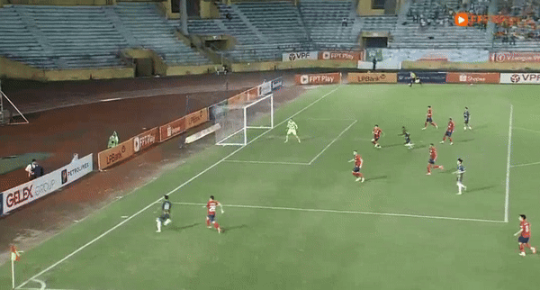 CAHN thắng ngược HAGL tại Hàng Đẫy ảnh 3