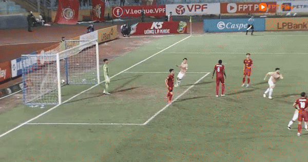 Quang Hải tỏa sáng phút bù giờ, CAHN thoát thua trên sân nhà ảnh 30 Quang Hải tỏa sáng phút bù giờ, CAHN thoát thua trên sân nhà ảnh 30