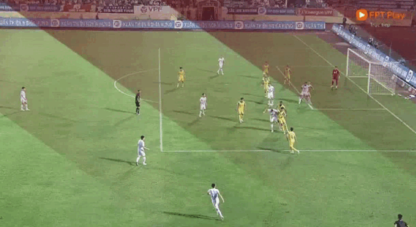 Mất điểm trước SLNA, Thép Xanh Nam Định bị Bình Định áp sát ảnh 14