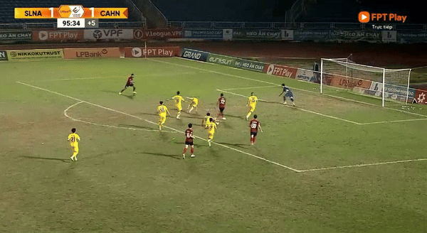Bị SLNA cầm chân, CAHN xa dần giấc mơ vô địch ảnh 14 Bị SLNA cầm chân, CAHN xa dần giấc mơ vô địch ảnh 14