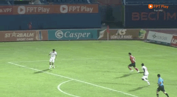 CAHN đại bại trước Becamex Bình Dương sau ngày chia tay HLV Kiatisuk ảnh 11 CAHN đại bại trước Becamex Bình Dương sau ngày chia tay HLV Kiatisuk ảnh 11