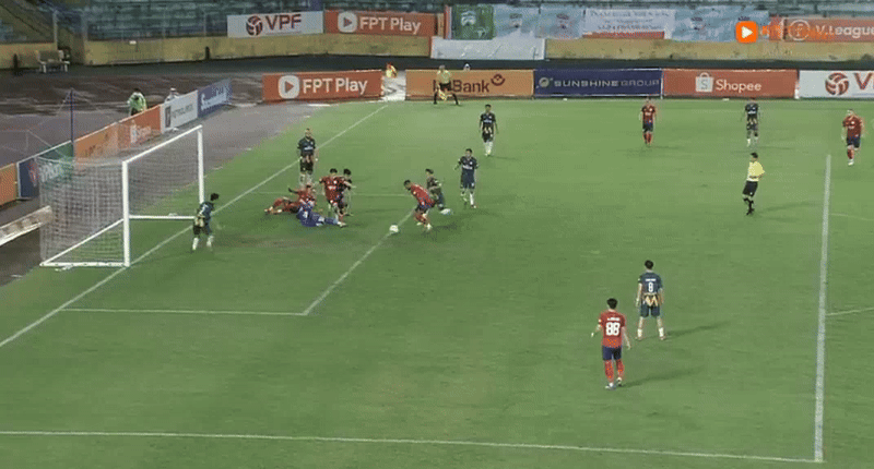 CAHN thắng ngược HAGL tại Hàng Đẫy ảnh 6