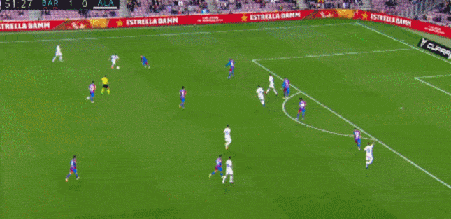 Bị đàn em ngáng chân, Barca nối dài mạch trận kém cỏi