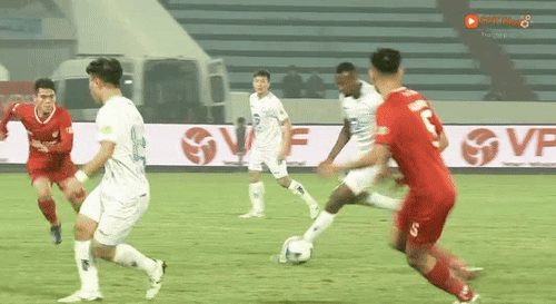 Giành chiến thắng tại Thiên Trường, Thể Công Viettel phả hơi nóng vào Thép Xanh Nam Định ảnh 3 Giành chiến thắng tại Thiên Trường, Thể Công Viettel phả hơi nóng vào Thép Xanh Nam Định ảnh 3