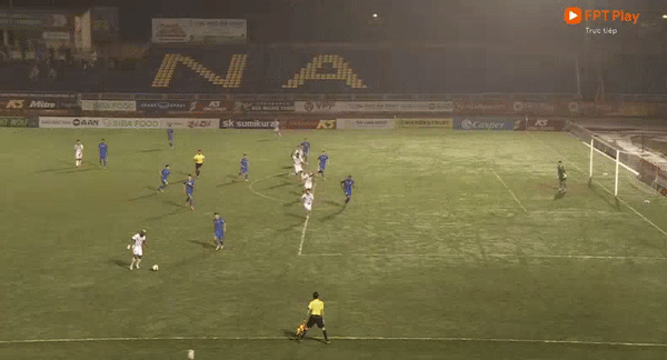 SLNA hoà kịch tính Quảng Nam trong trận đấu có 8 bàn thắng ảnh 6